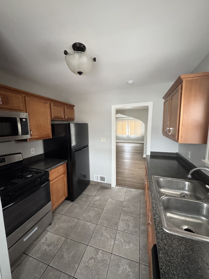 1317 N Raynor Ave Joliet, IL 60435