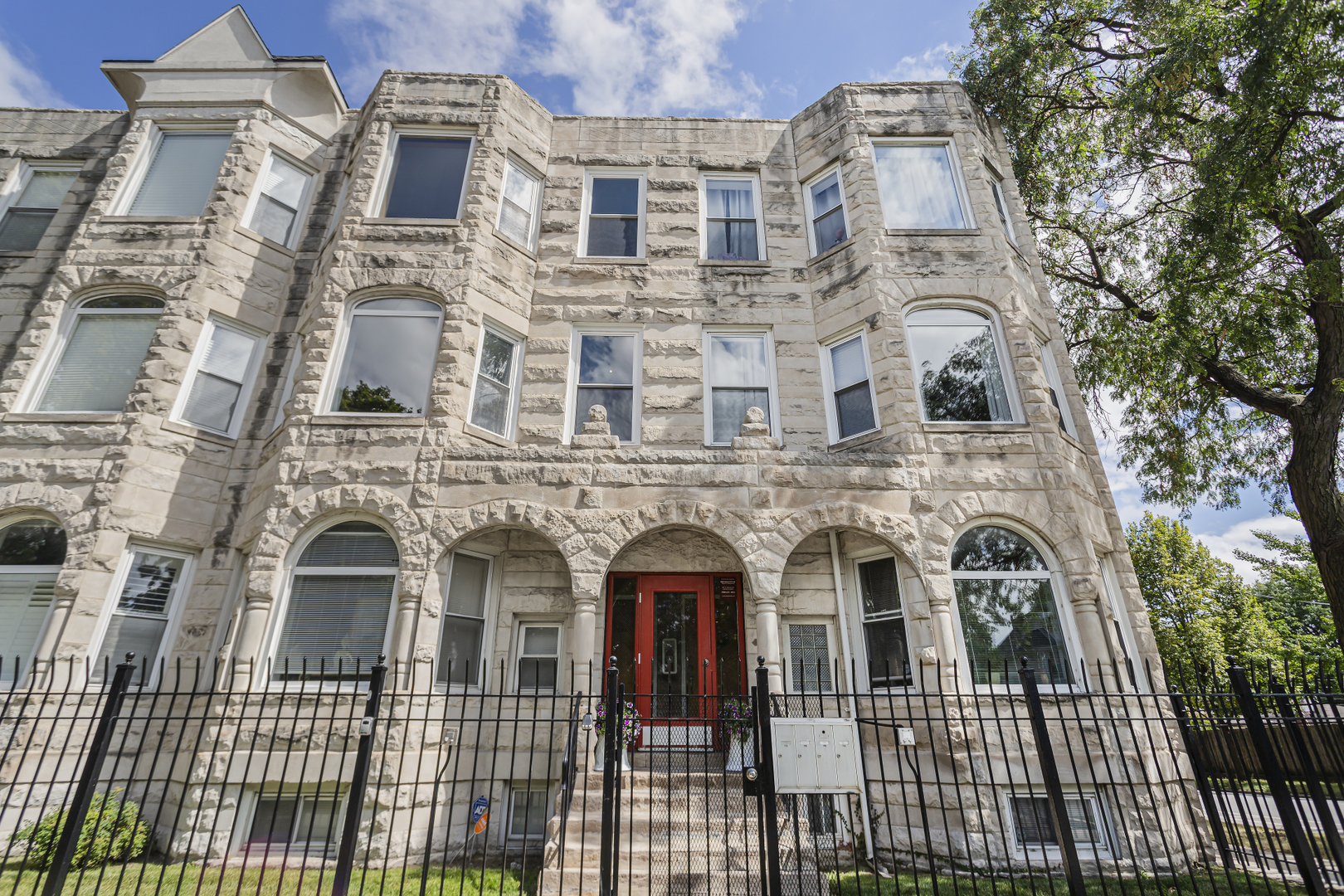 6557 S University Ave #204