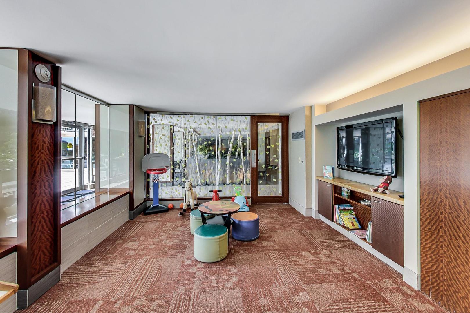 400 E randolph St #1611 Chicago, IL 60601