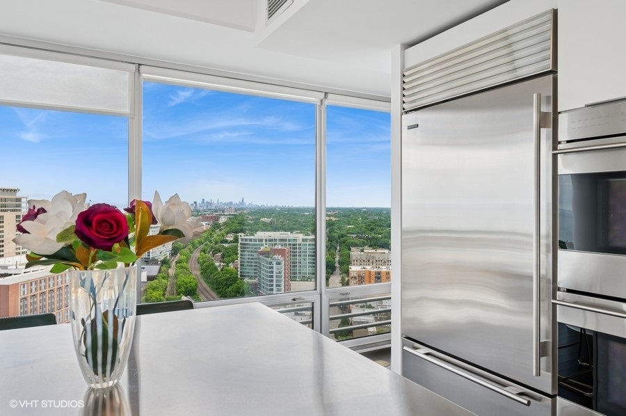 1720 Maple Ave #2710 Evanston, IL 60201