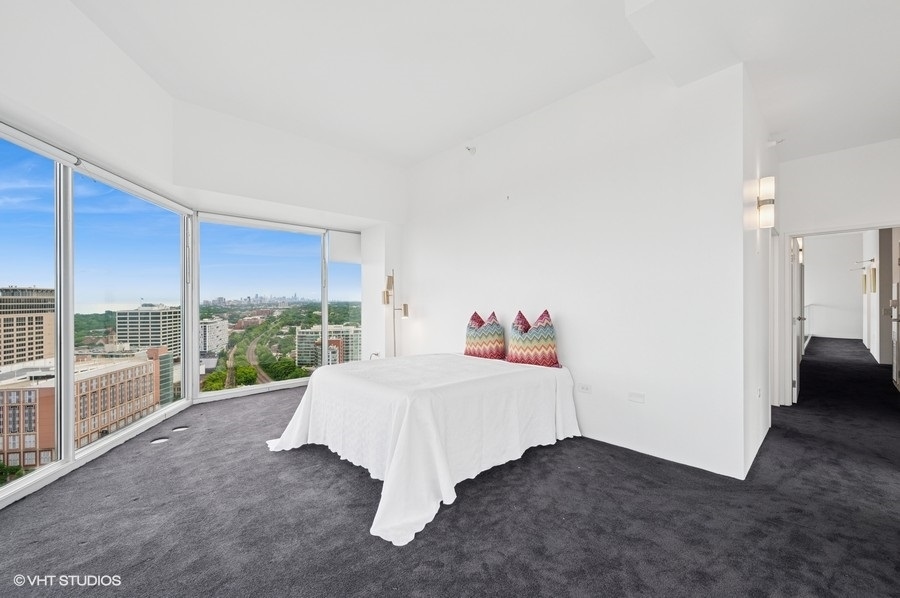 1720 Maple Ave #2710 Evanston, IL 60201