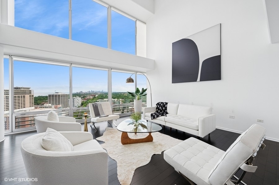 1720 Maple Ave #2710 Evanston, IL 60201