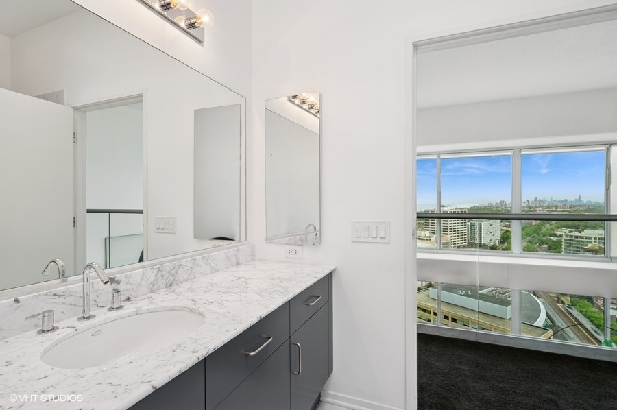 1720 Maple Ave #2710 Evanston, IL 60201