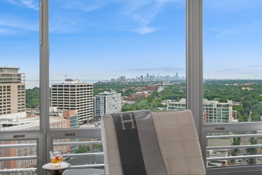 1720 Maple Ave #2710 Evanston, IL 60201