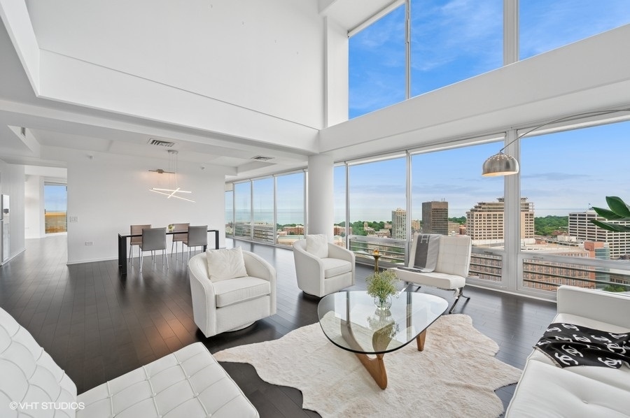 1720 Maple Ave #2710 Evanston, IL 60201