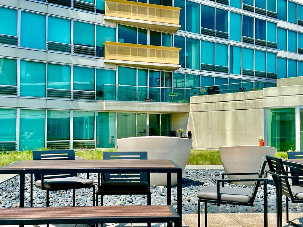 1720 Maple Ave #2710 Evanston, IL 60201