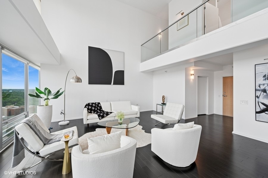 1720 Maple Ave #2710 Evanston, IL 60201