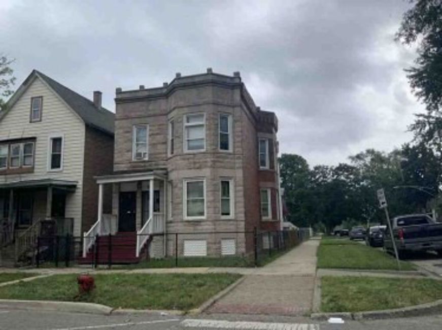 11825 S State St Chicago, IL 60628