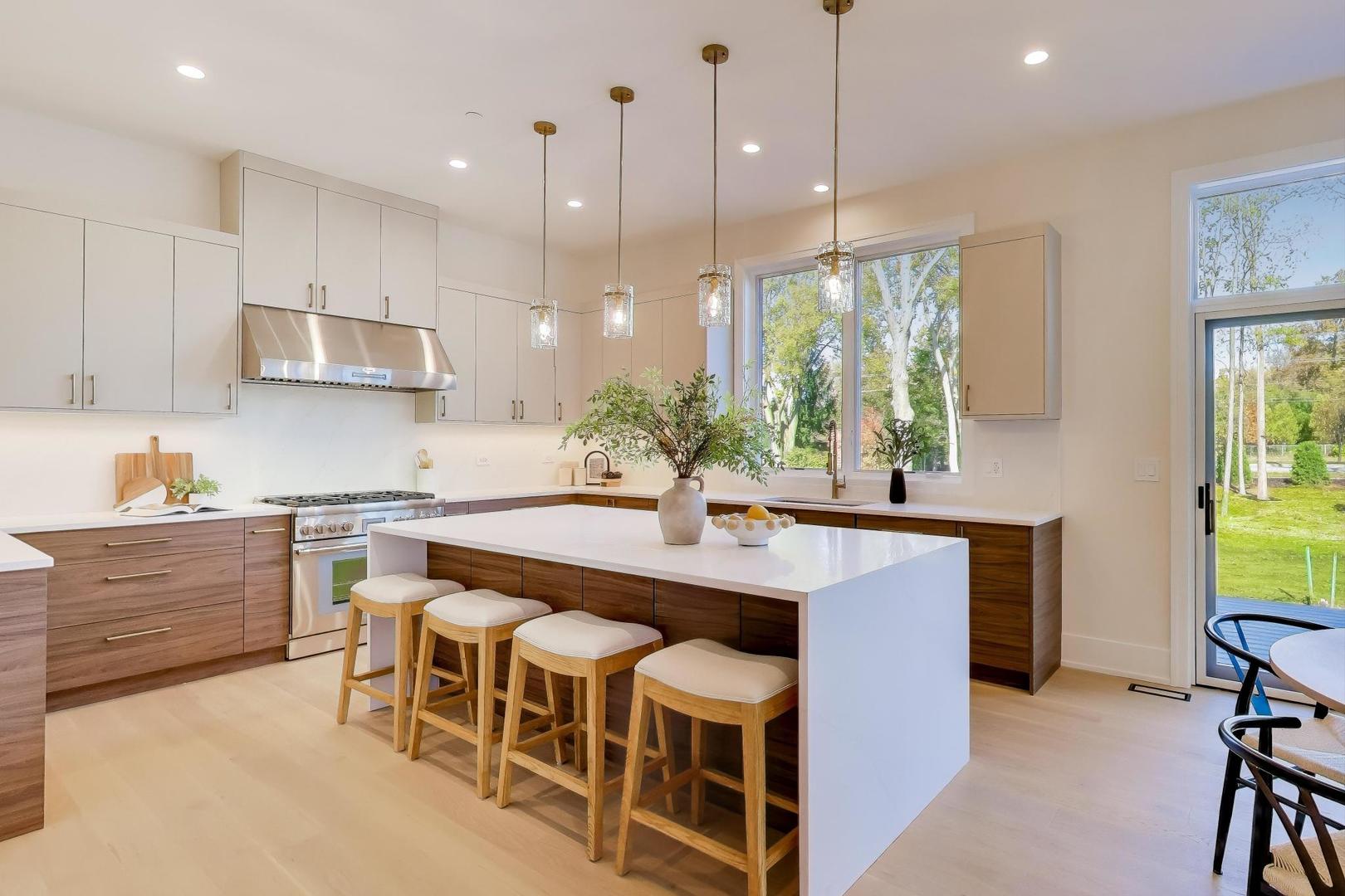 1839 Shelley Ct Highland Park, IL 60035