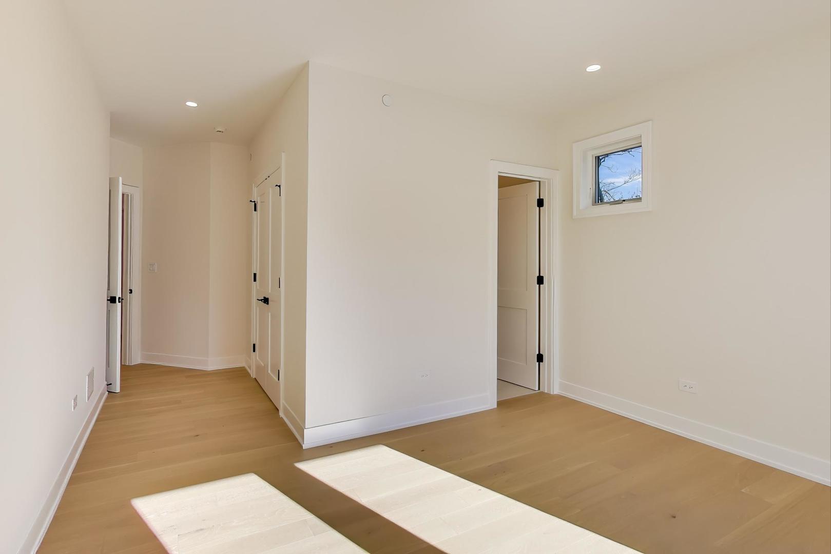 1839 Shelley Ct Highland Park, IL 60035