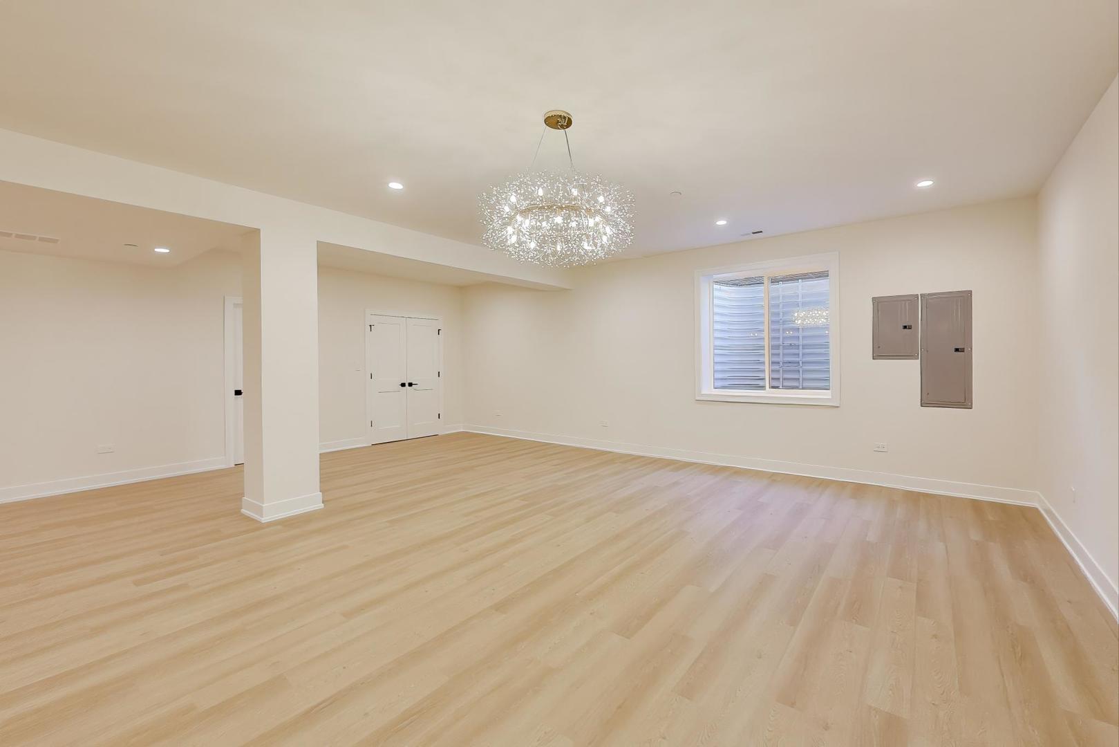 1839 Shelley Ct Highland Park, IL 60035