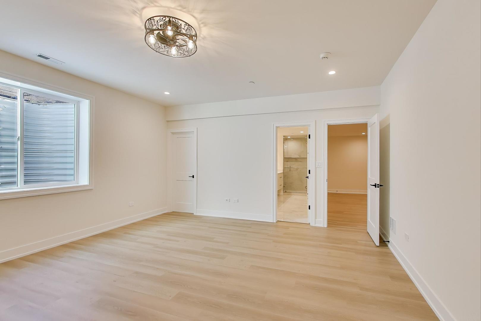 1839 Shelley Ct Highland Park, IL 60035