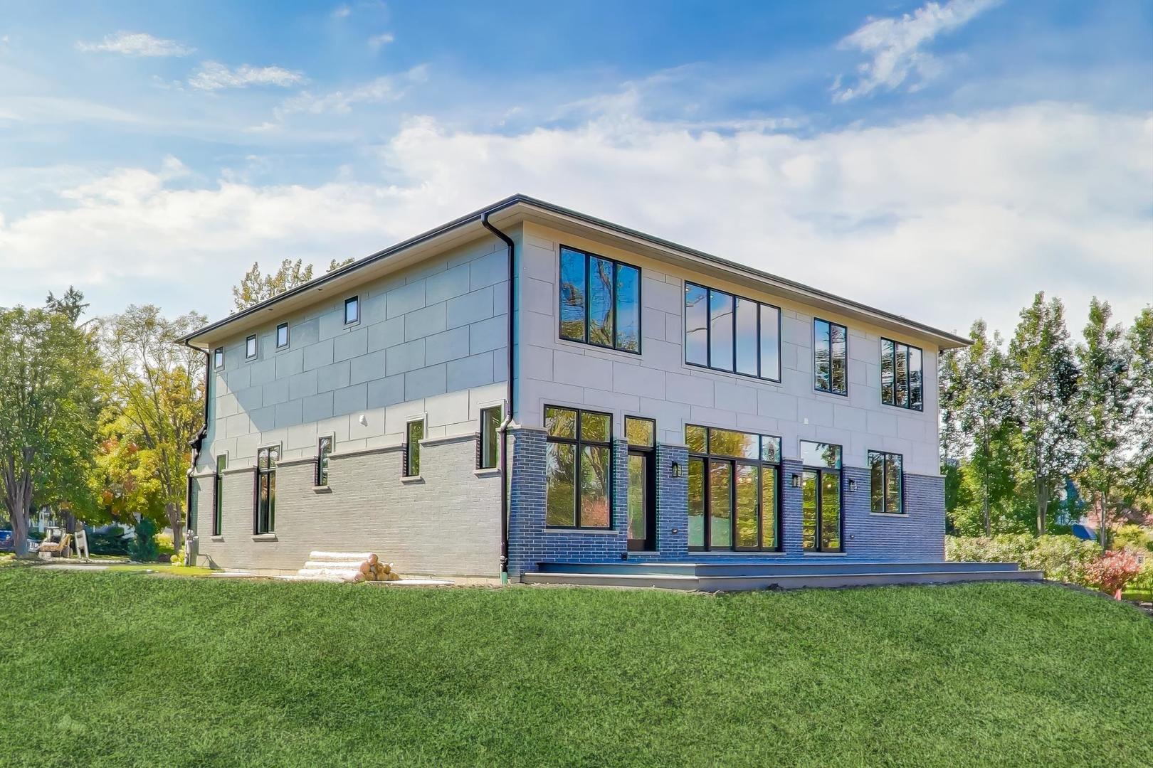 1839 Shelley Ct Highland Park, IL 60035