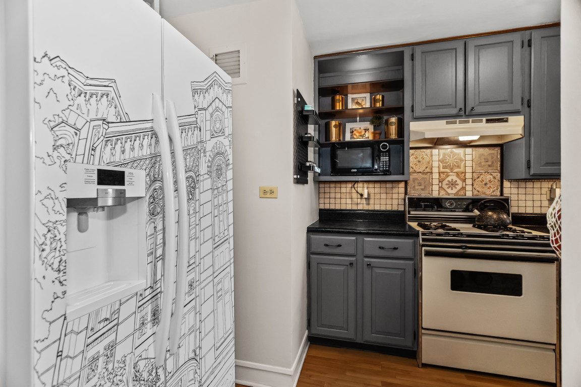 1585 Rdg Ave #506 Evanston, IL 60201