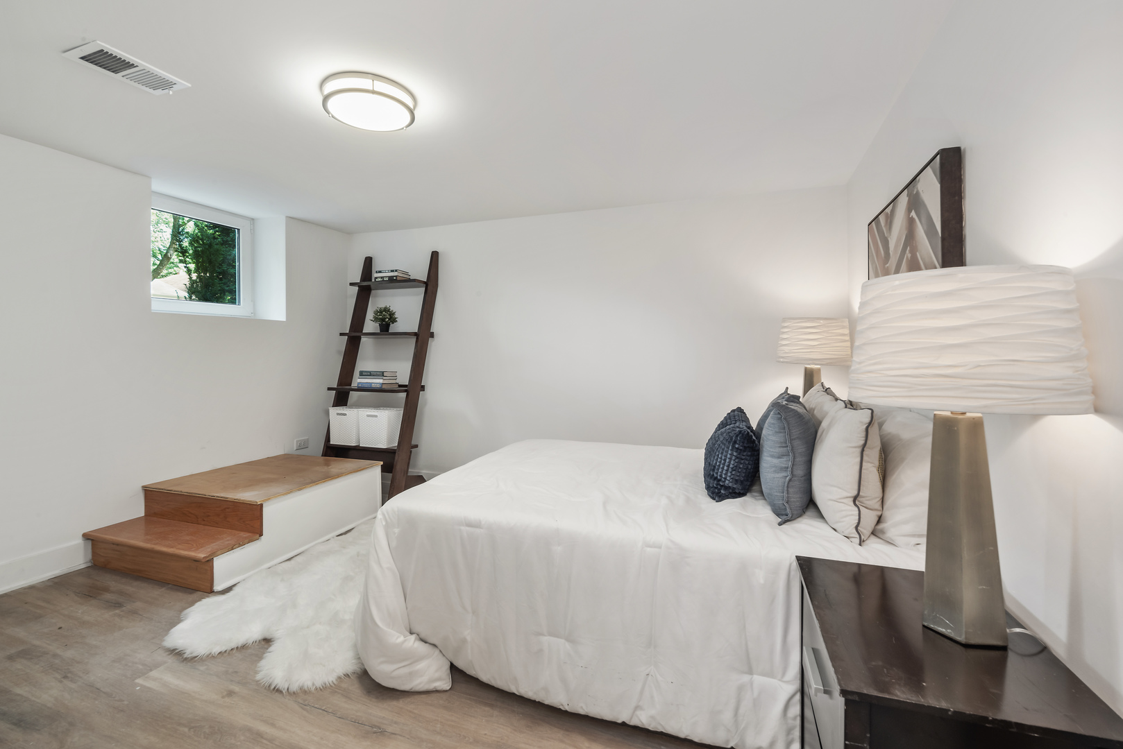 617 S Lombard Ave Oak Park, IL 60302