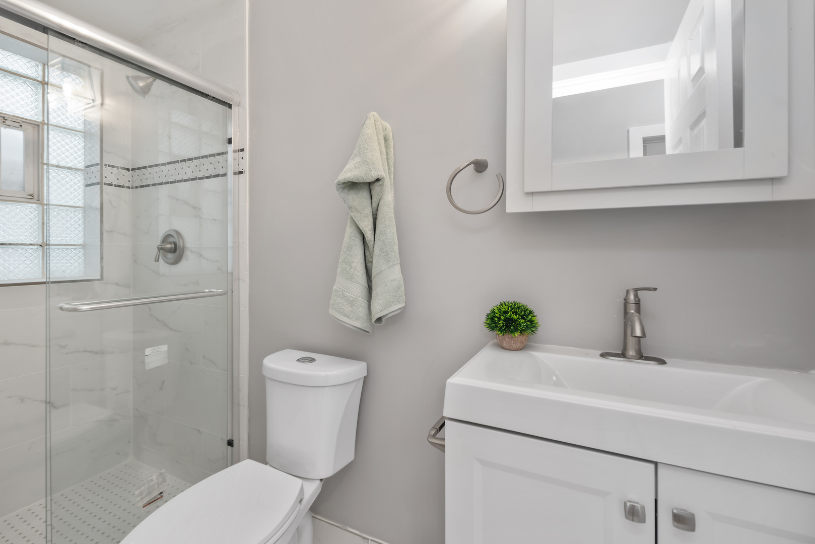 617 S Lombard Ave Oak Park, IL 60302