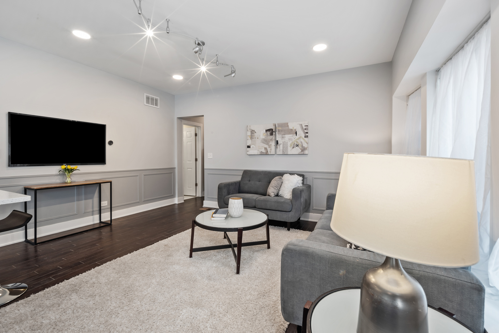 617 S Lombard Ave Oak Park, IL 60302