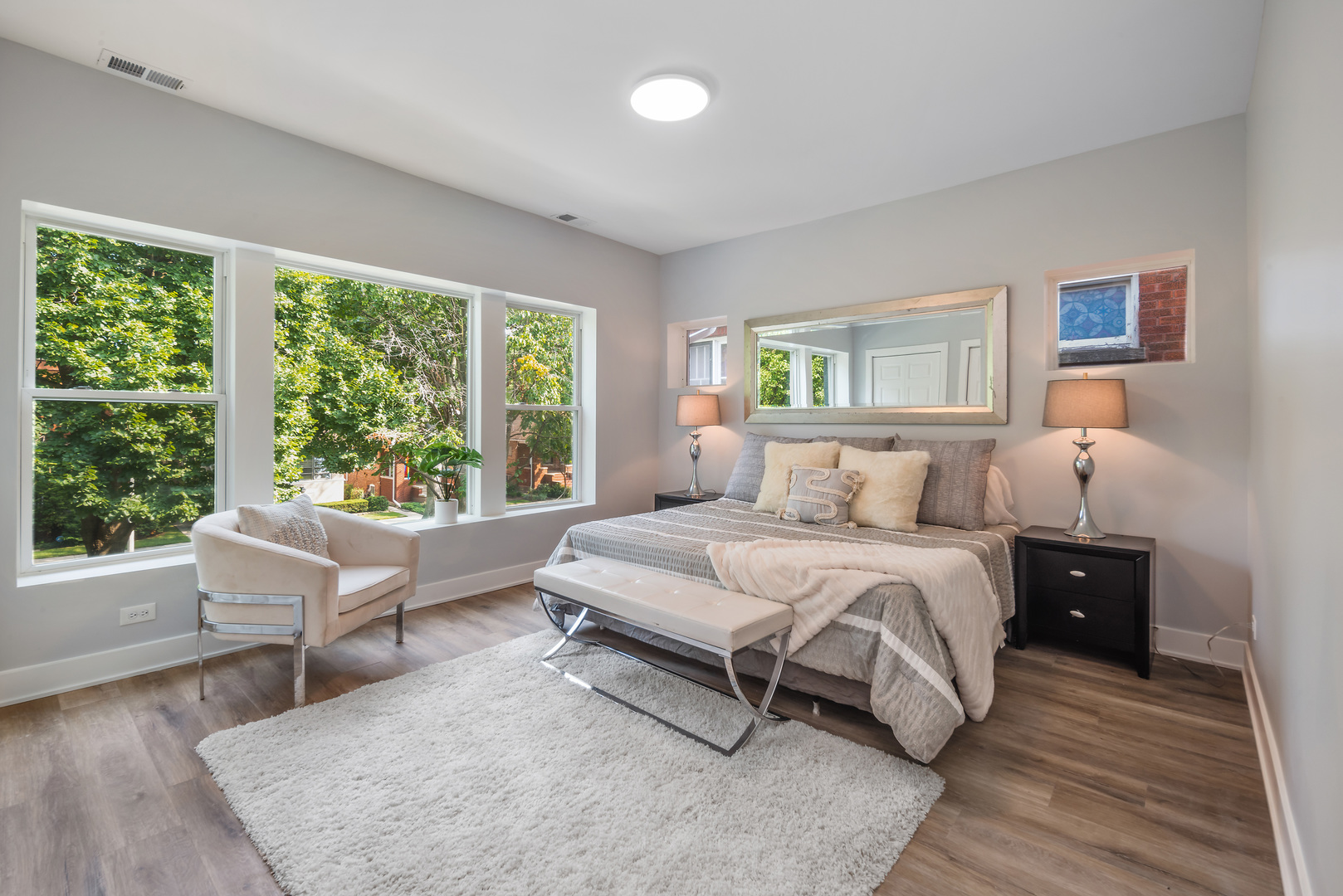 617 S Lombard Ave Oak Park, IL 60302