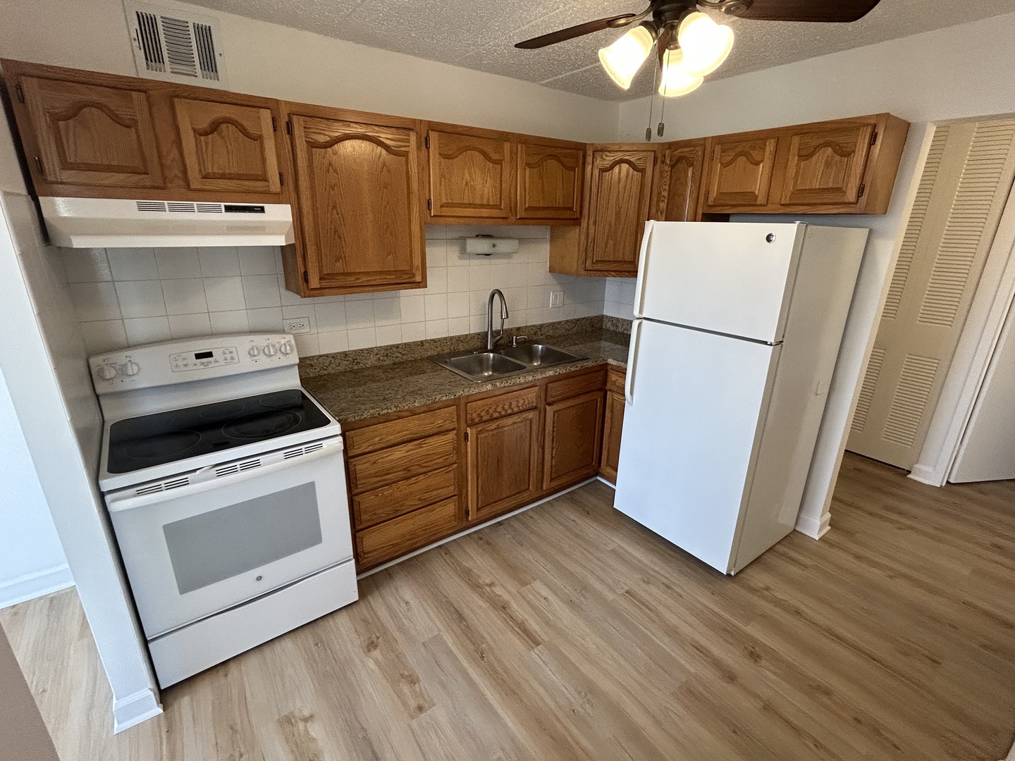 9074 W Ter Dr #4N Niles, IL 60714