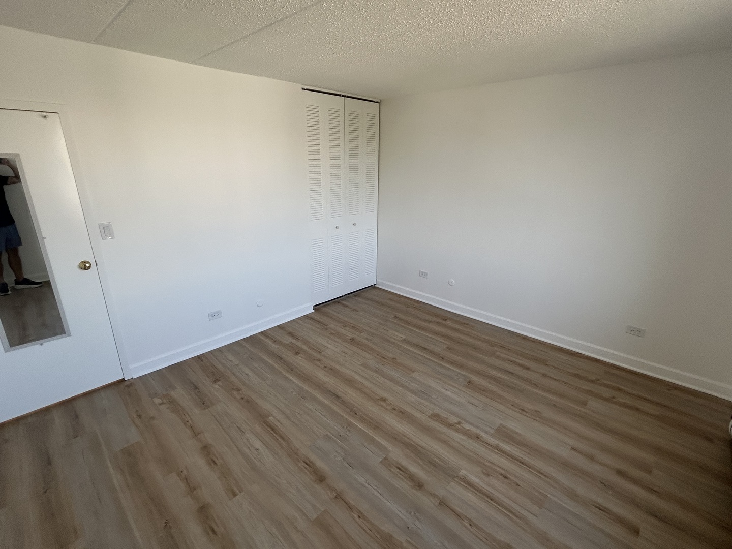 9074 W Ter Dr #4N Niles, IL 60714