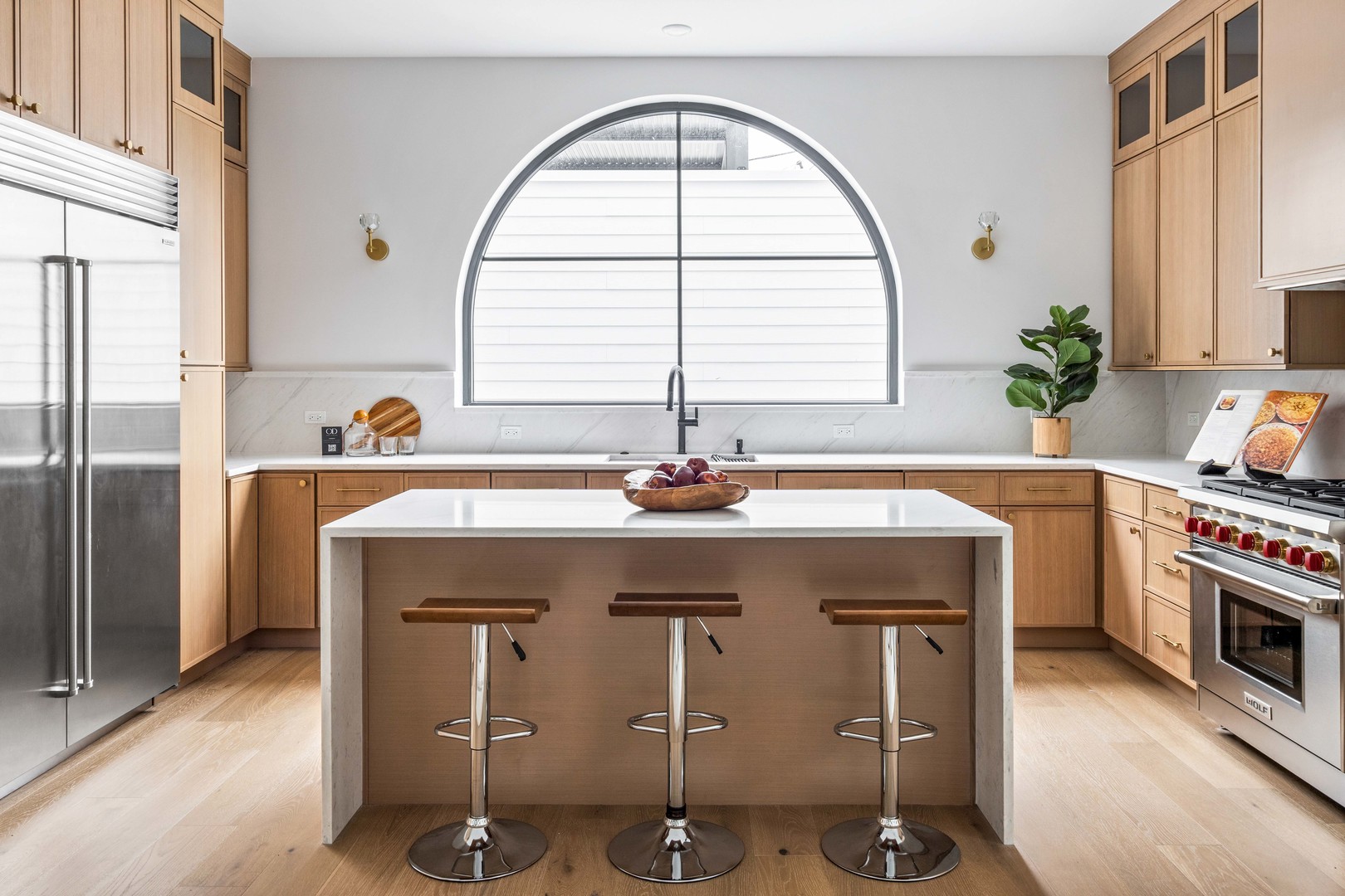 2127 W Dickens Ave Chicago, IL 60647