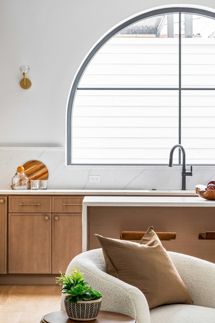 2127 W Dickens Ave Chicago, IL 60647