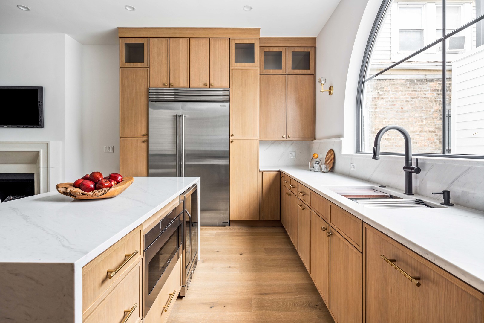 2127 W Dickens Ave Chicago, IL 60647