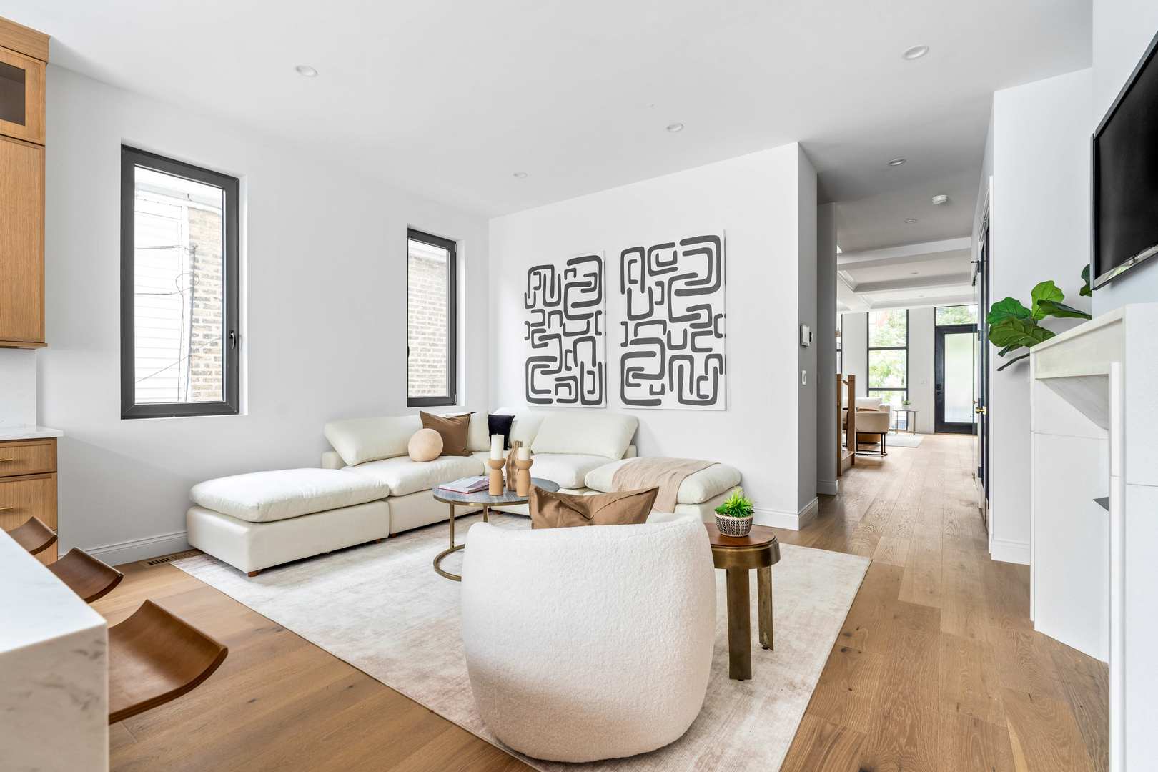 2127 W Dickens Ave Chicago, IL 60647