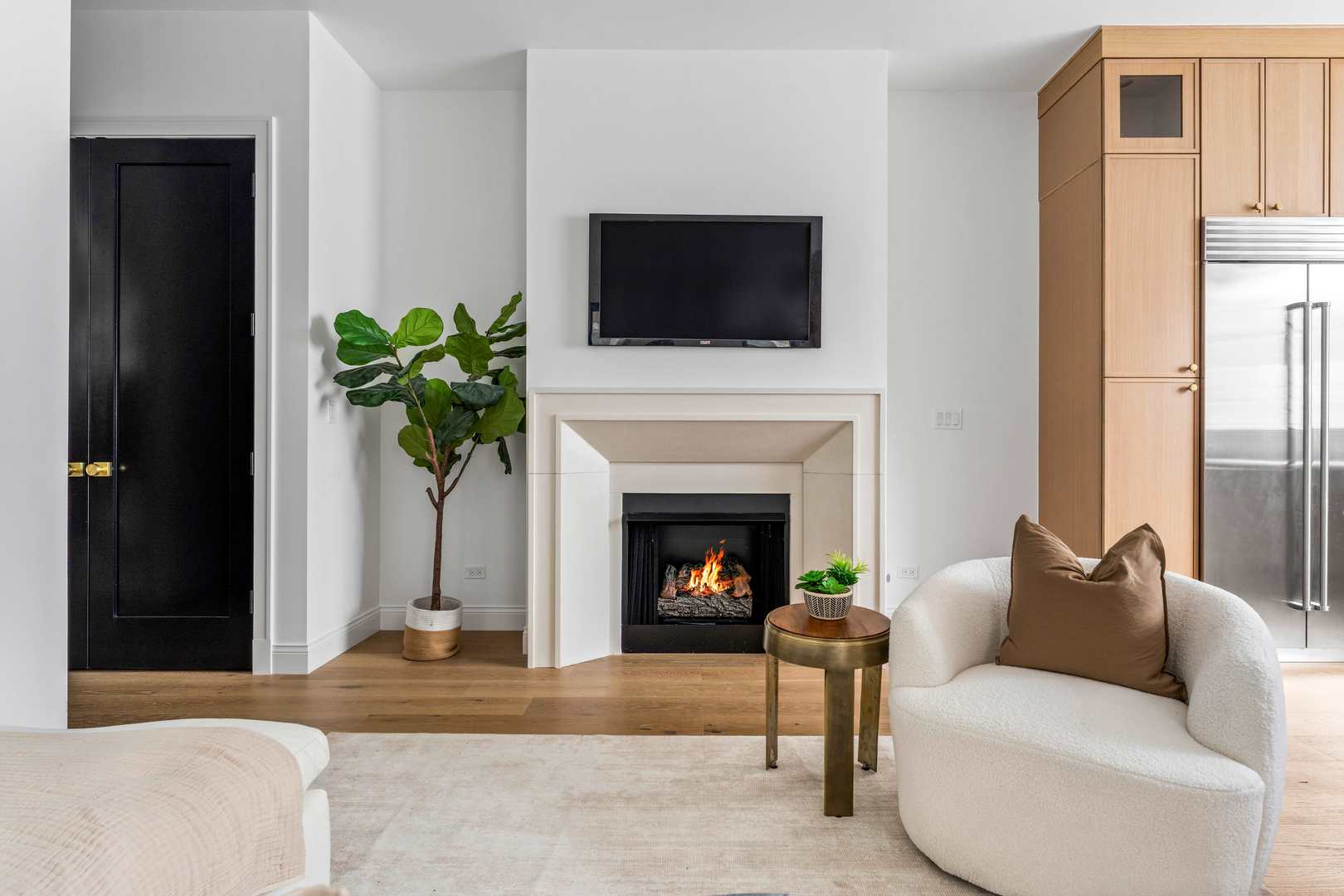 2127 W Dickens Ave Chicago, IL 60647