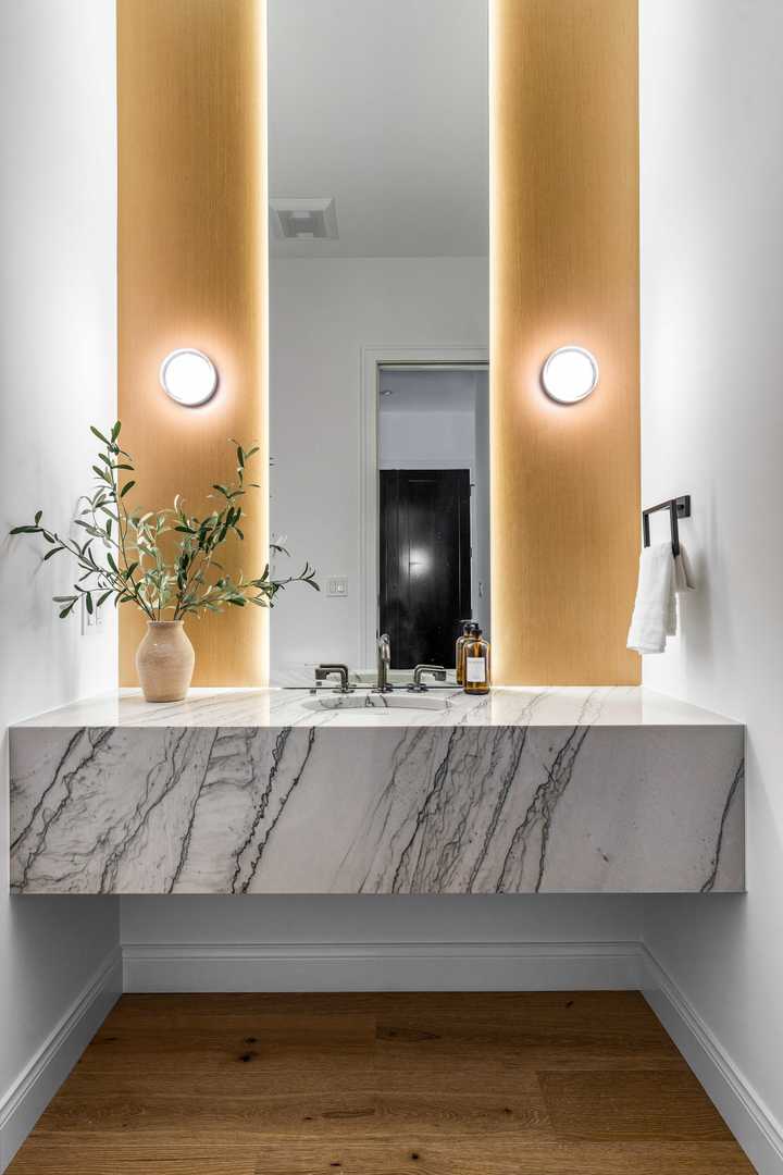 2127 W Dickens Ave Chicago, IL 60647