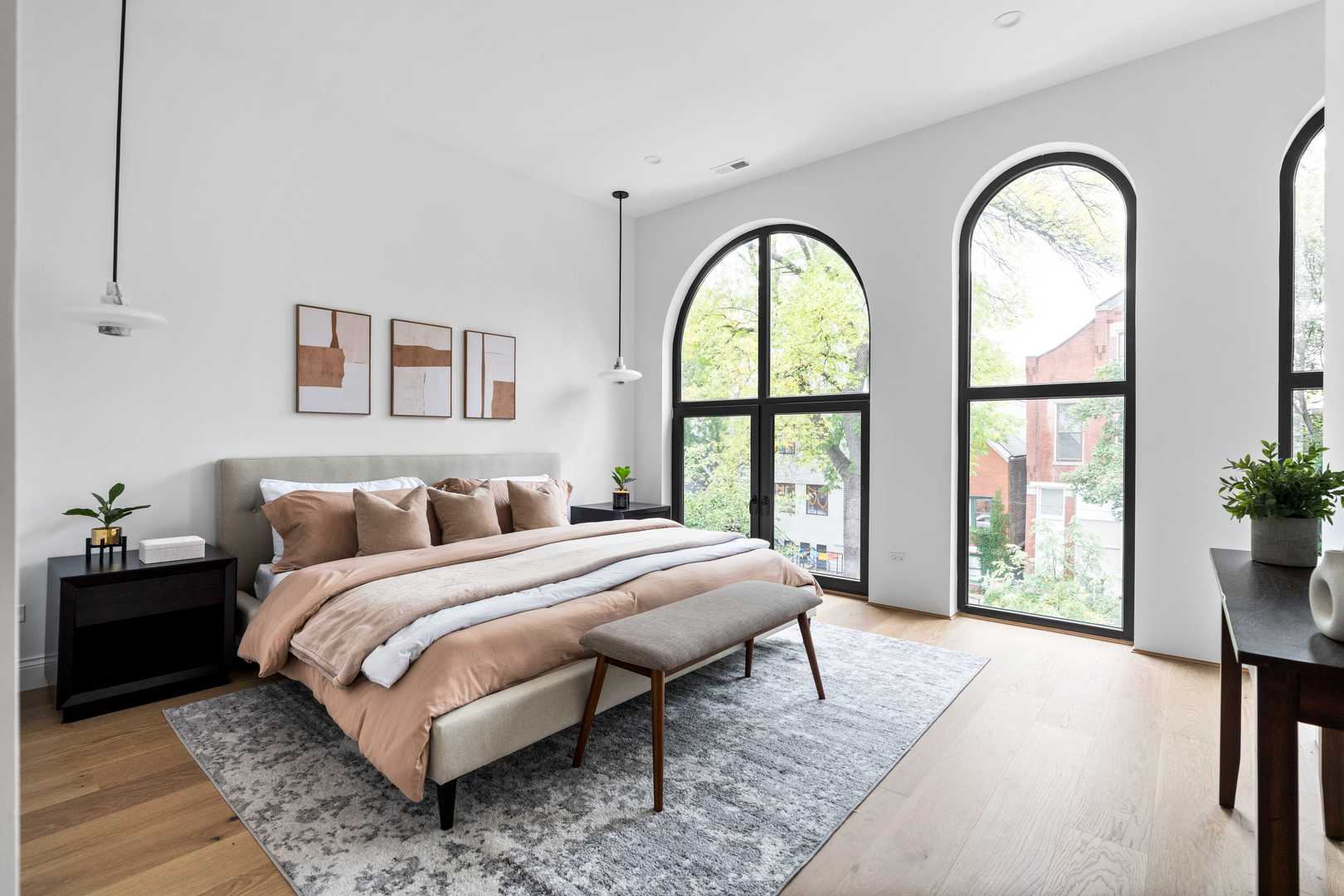 2127 W Dickens Ave Chicago, IL 60647