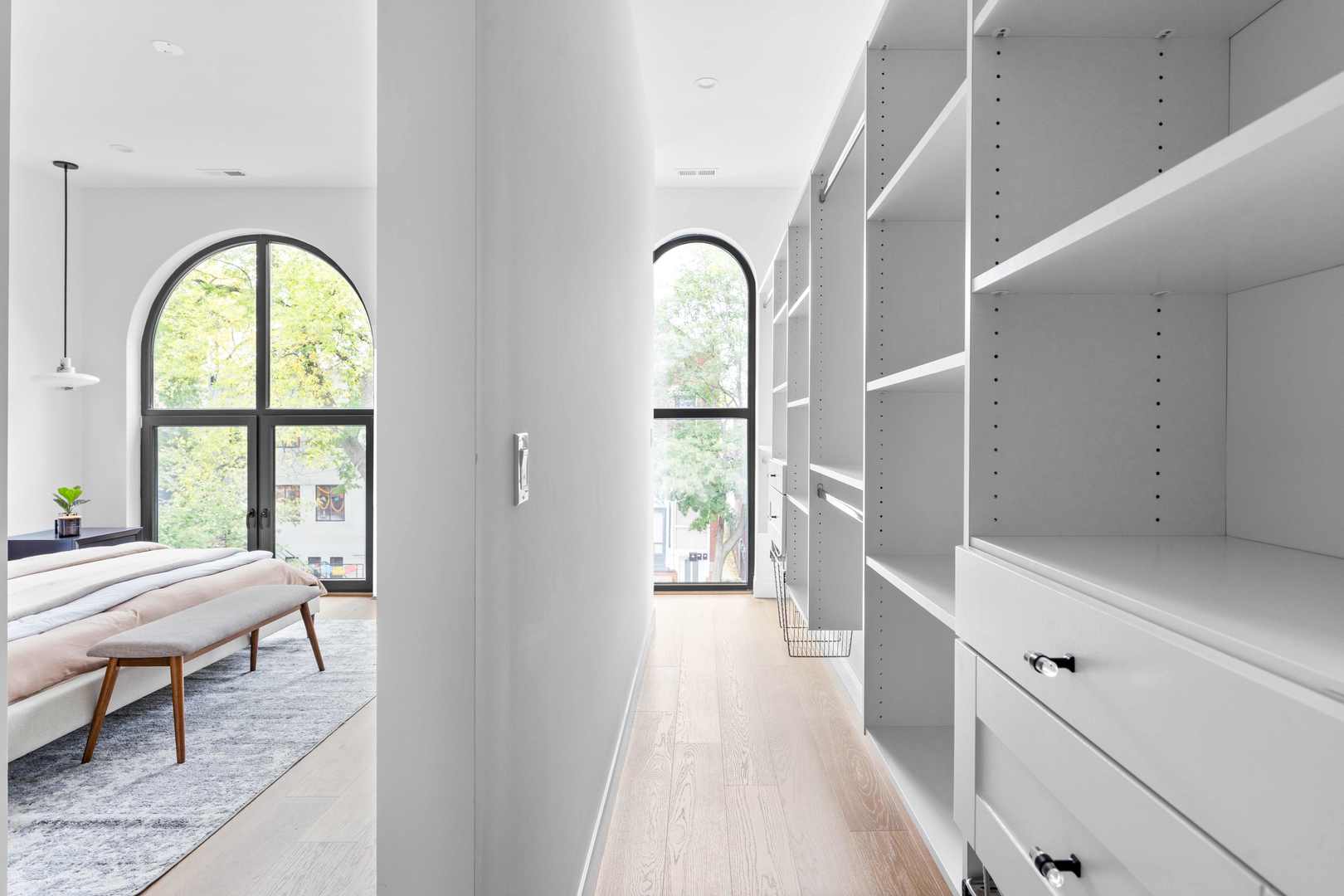 2127 W Dickens Ave Chicago, IL 60647