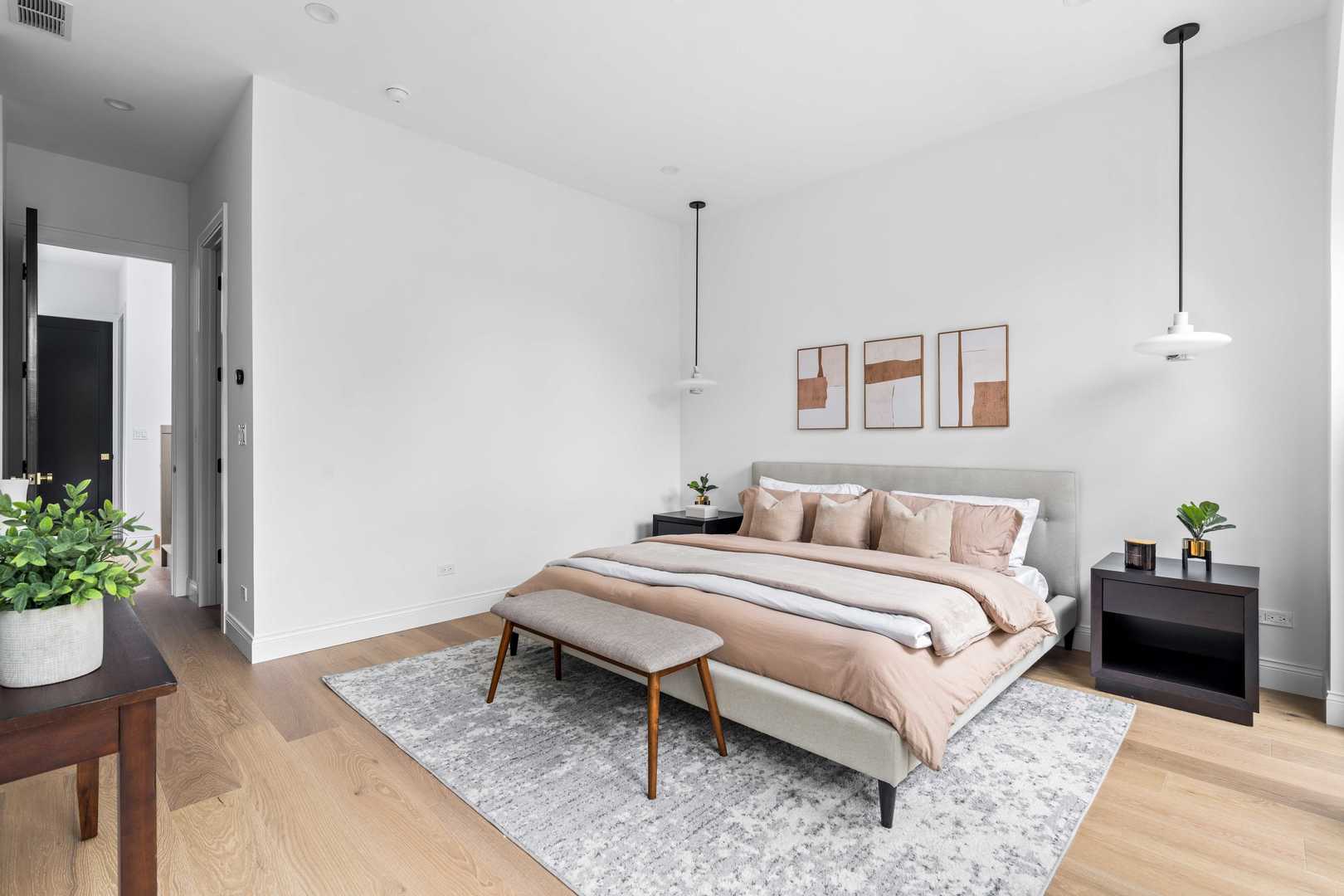 2127 W Dickens Ave Chicago, IL 60647