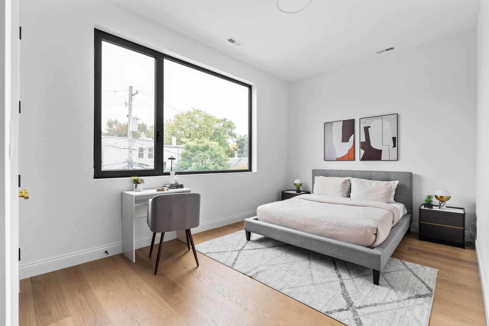 2127 W Dickens Ave Chicago, IL 60647