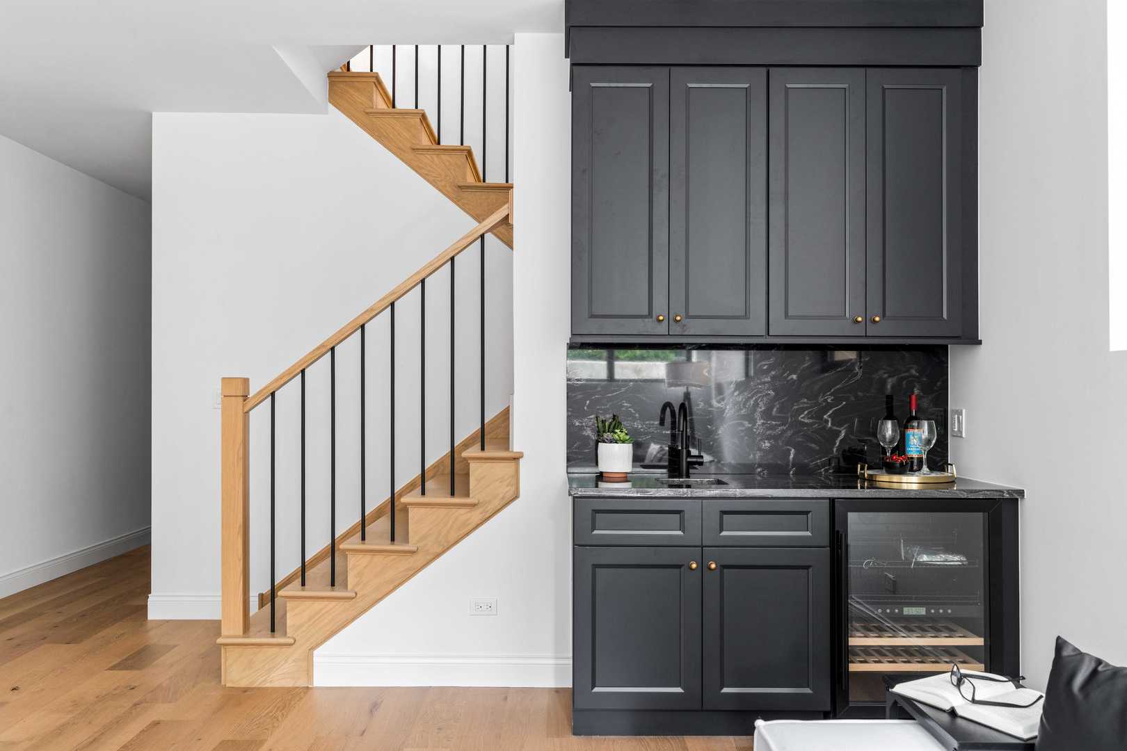 2127 W Dickens Ave Chicago, IL 60647