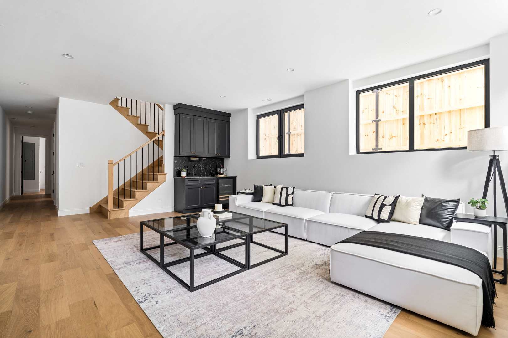 2127 W Dickens Ave Chicago, IL 60647