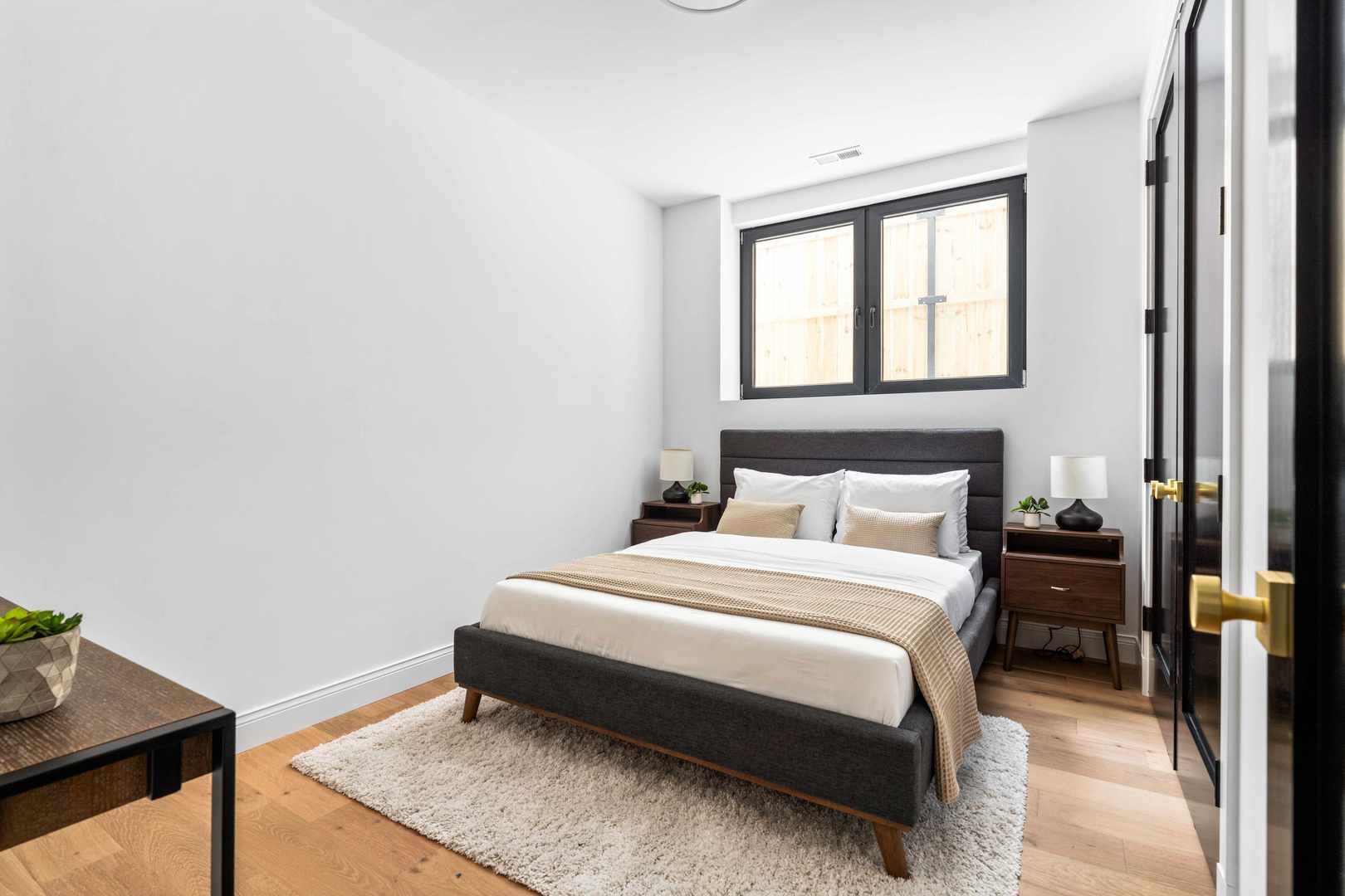 2127 W Dickens Ave Chicago, IL 60647