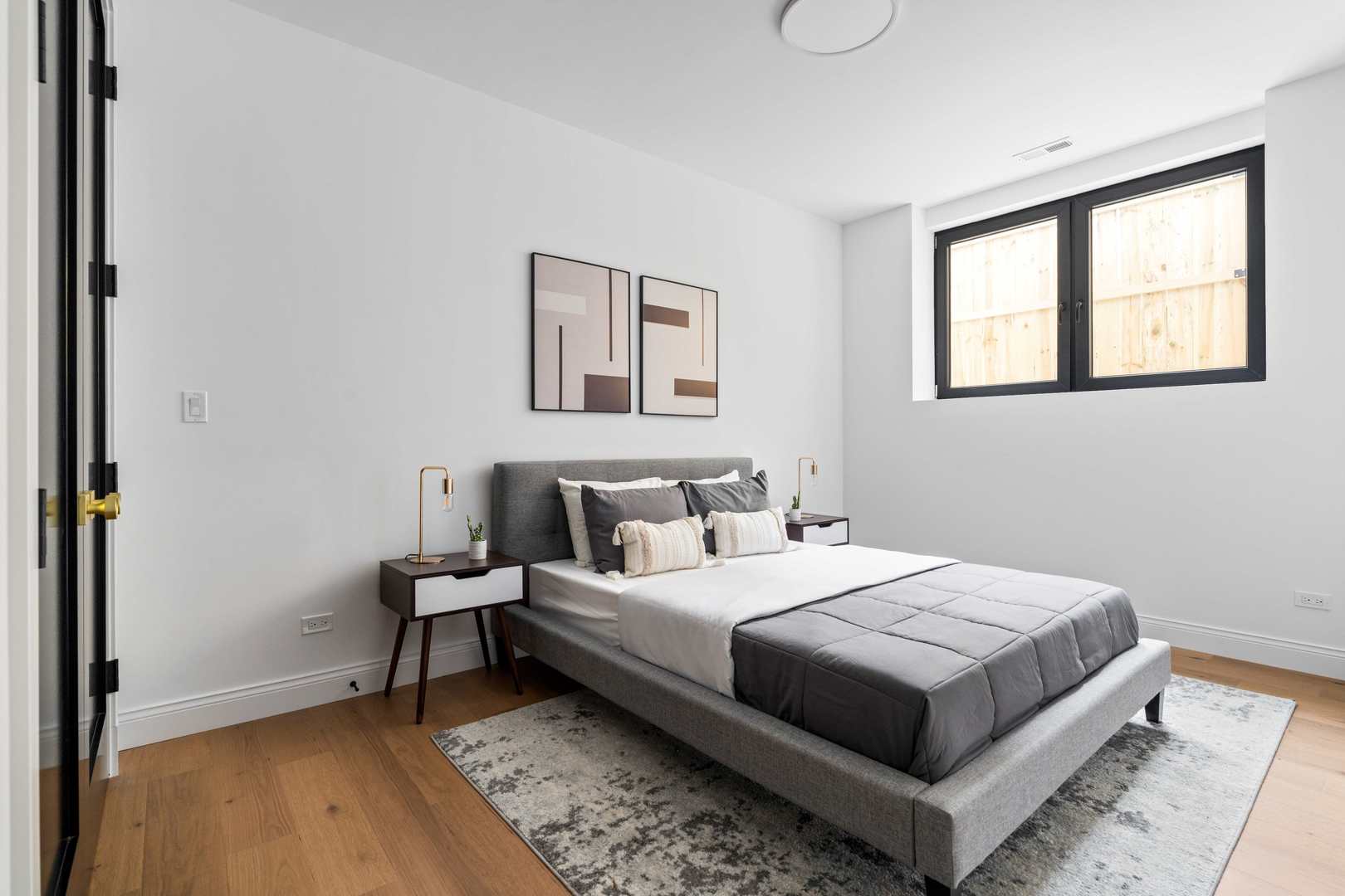 2127 W Dickens Ave Chicago, IL 60647