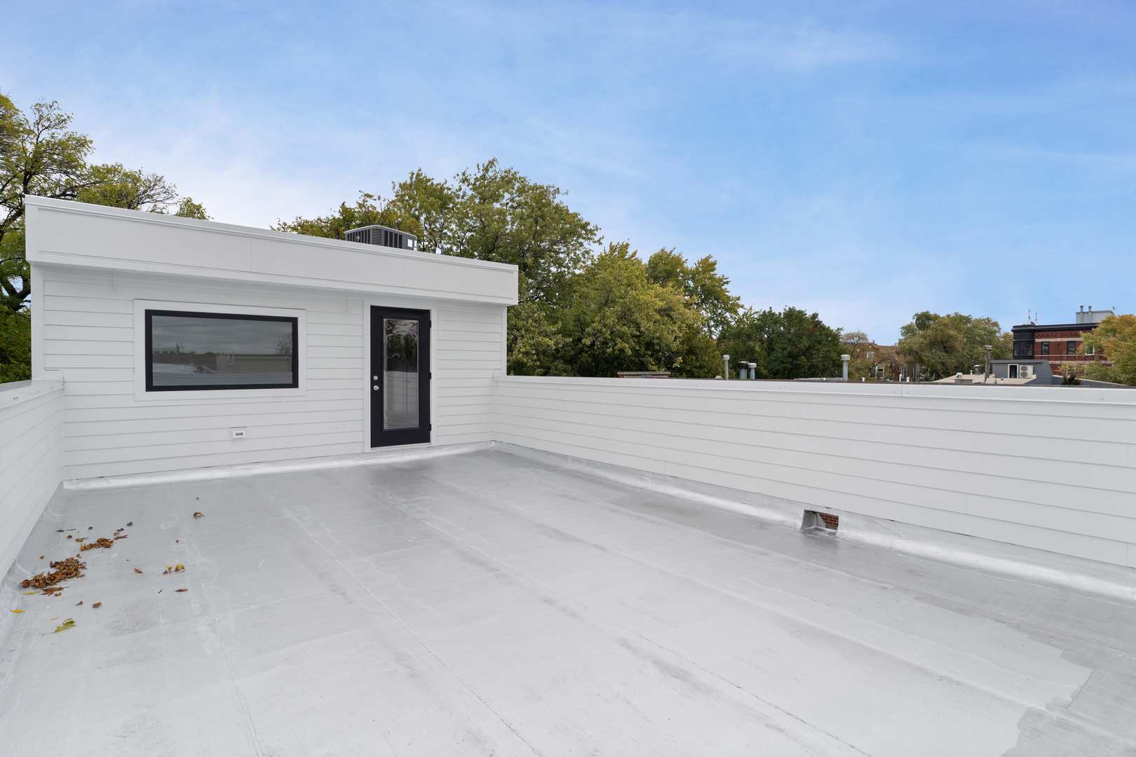 2127 W Dickens Ave Chicago, IL 60647