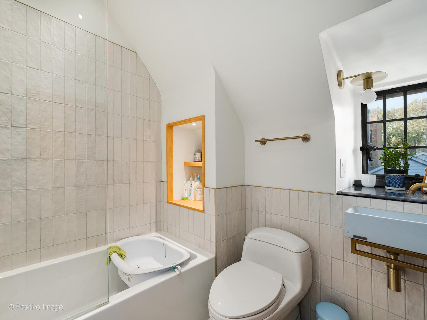 844 W ALTGELD St Chicago, IL 60614