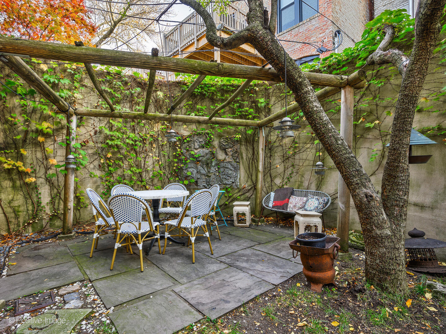 844 W ALTGELD St Chicago, IL 60614