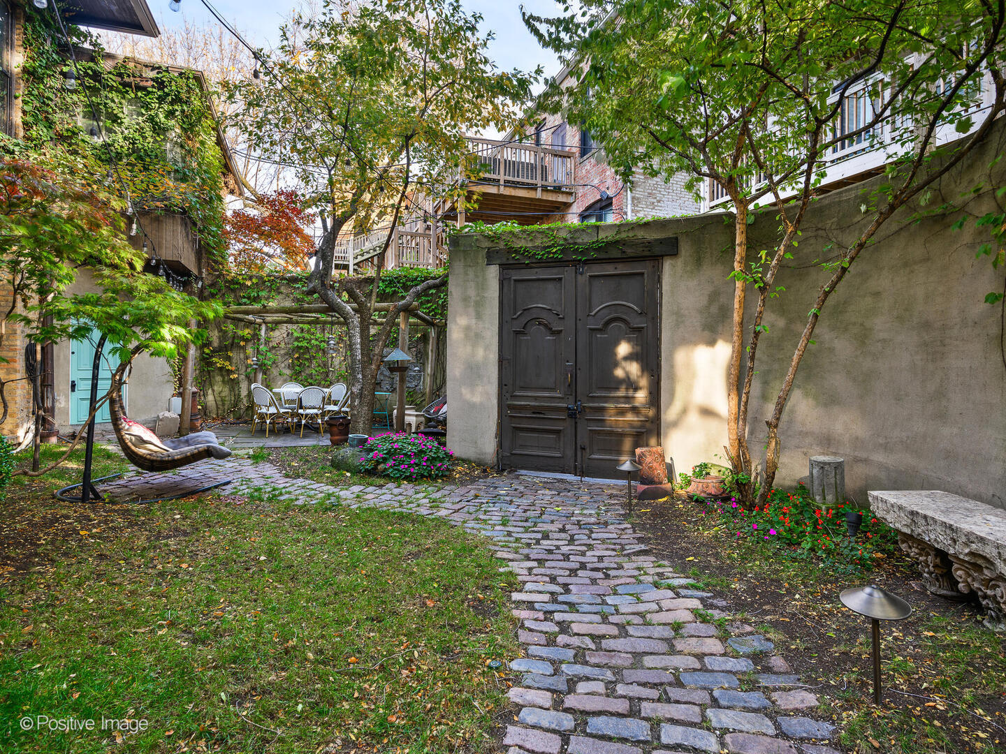 844 W ALTGELD St Chicago, IL 60614