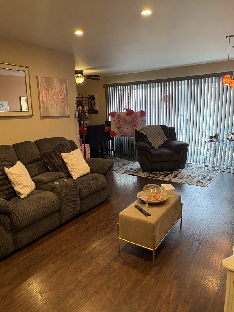 18310 Cherry Crk Dr #2 Homewood, IL 60430