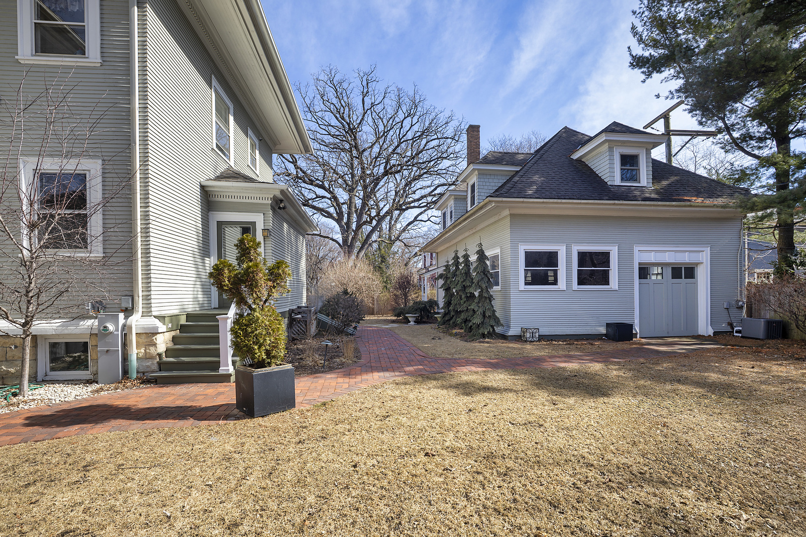 1112 Greenwood St Evanston, IL 60201