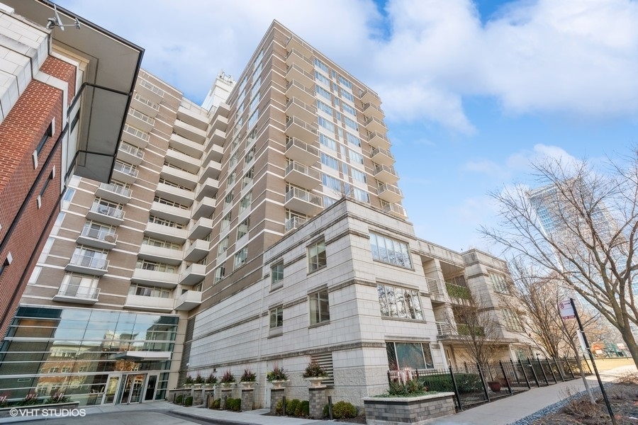 1515 S Prairie Ave #1203