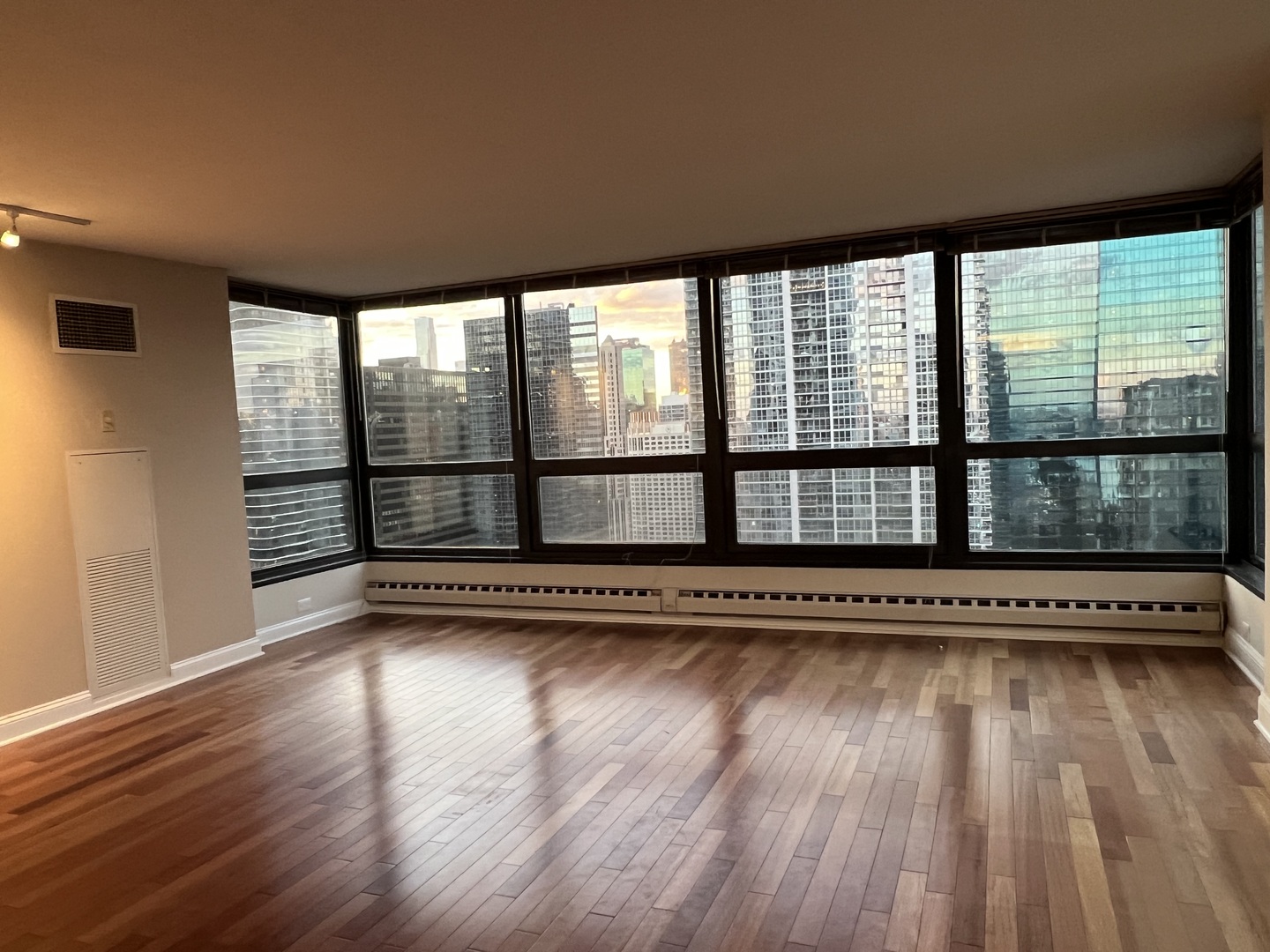 360 E Randolph St #3507 Chicago, IL 60601