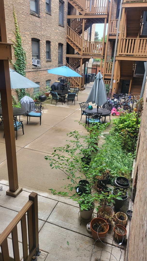 920 Wesley Ave #1 Oak Park, IL 60304