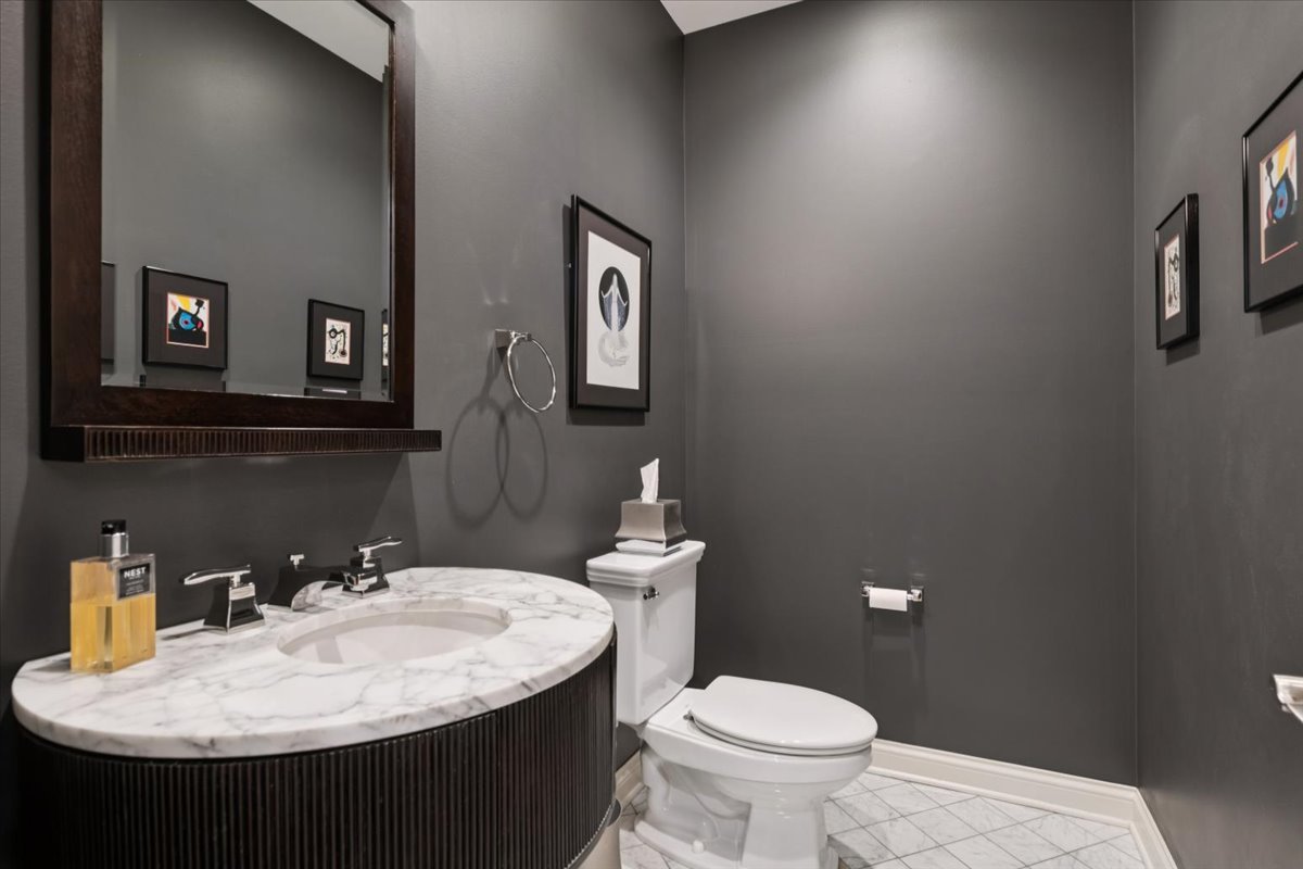 1131 Linden Ave Deerfield, IL 60015