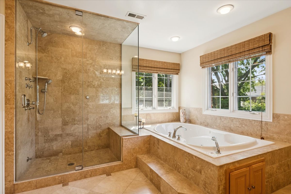 1131 Linden Ave Deerfield, IL 60015