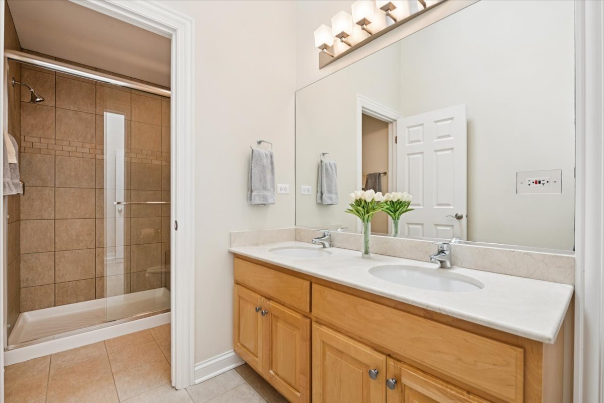 1131 Linden Ave Deerfield, IL 60015